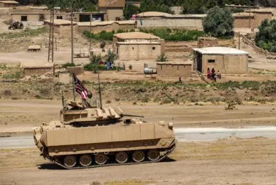 Двое американских военных и переводчик погибли при нападении в Сирии 5 1fcd9110 d87e 11f0 b67b 690eb873de1b 2.png 2 Новости BBC американские военные