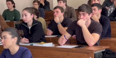 4b82080f714f6fa5f6267282e0296cfb xl политика Jam News, JamNews, абхазские студенты, воинский учет, война в Украине, Грузия-Россия