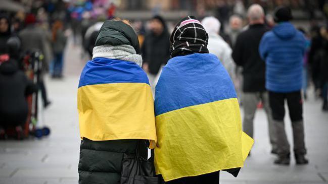 «Плохой мир не устроит около 10% украинцев. Будет ли новый майдан?» Украинский социолог рассказал, какое мирное соглашение готовы принять украинцы 1 62e2a220 e192 11f0 b312 37cd4d800cec.jpg Новости BBC Украинцы