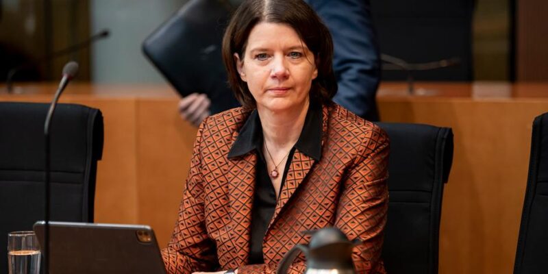 Спецслужба: в Германии рекордное число случаев шпионажа и диверсий 1 63596528 403.jpg Deutsche Welle шпионаж