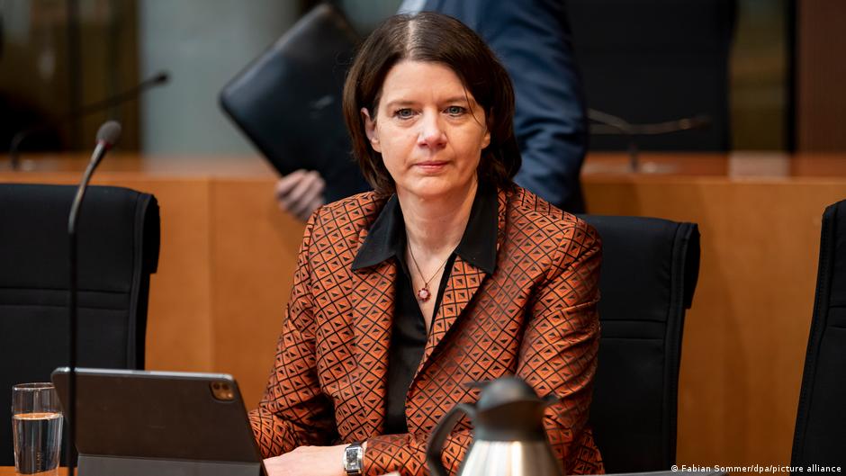 Спецслужба: в Германии рекордное число случаев шпионажа и диверсий 1 63596528 403.jpg Deutsche Welle шпионаж