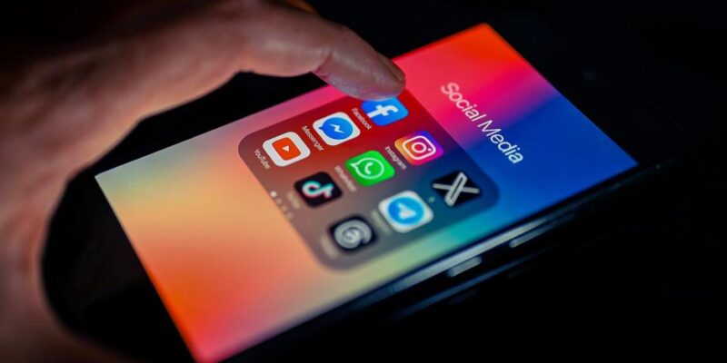 67152579 403.jpg Deutsche Welle Telegram, WhatsApp