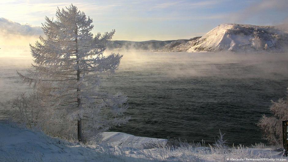 Путин разрешил "санитарную" сплошную вырубку леса на Байкале 1 67745779 403.jpg Deutsche Welle вырубка леса, озеро Байкал, пу, путин