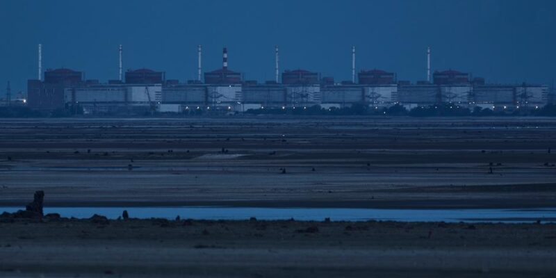 Россия и Украина установили на Запорожской АЭС временное прекращение огня для ремонта 1 68767740 403.jpg Deutsche Welle Запорожская АЭС