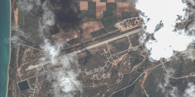 СБУ заявила об уничтожении истребителя Су-27 на аэродроме Бельбек в Крыму 1 71865440 403.jpg Deutsche Welle су-27