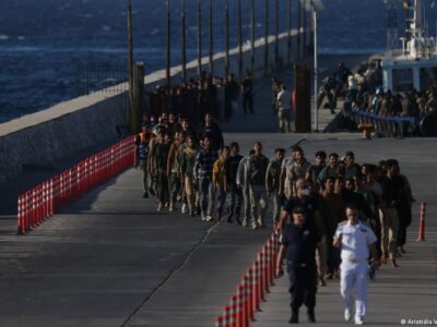 У берегов острова Крит обнаружены 18 погибших на дрейфующей лодке 4 73239996 403.jpg Deutsche Welle Крит