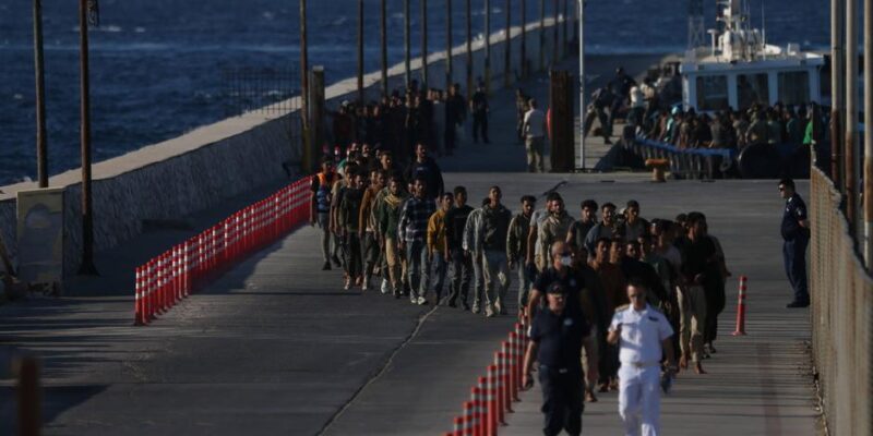 У берегов острова Крит обнаружены 18 погибших на дрейфующей лодке 1 73239996 403.jpg Deutsche Welle Крит