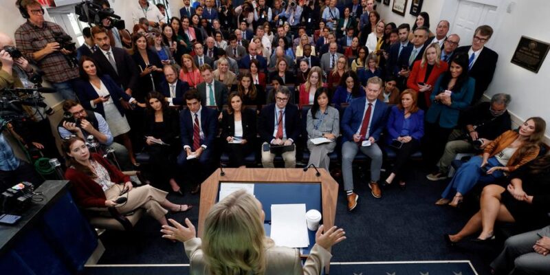 "Доска позора": как администрация Трампа меняет правила игры для СМИ 1 74585631 403.jpg Deutsche Welle Администрация Трампа