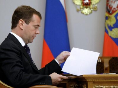 Медведев: Более 400 тысяч россиян подписали контракт с МО РФ в 2025 году 2 74730601 403.jpg Deutsche Welle Дмитрий Медведев