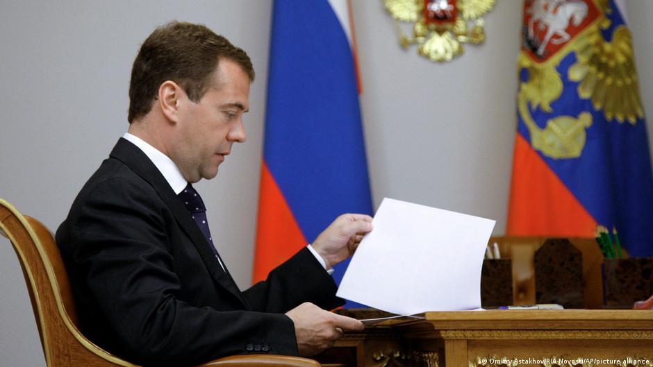 Медведев: Более 400 тысяч россиян подписали контракт с МО РФ в 2025 году 1 74730601 403.jpg Deutsche Welle Дмитрий Медведев