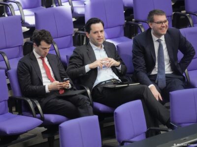 Молодые депутаты бундестага встряхнут немецкую политику? 2 74976723 403.jpg Deutsche Welle Бундестаг