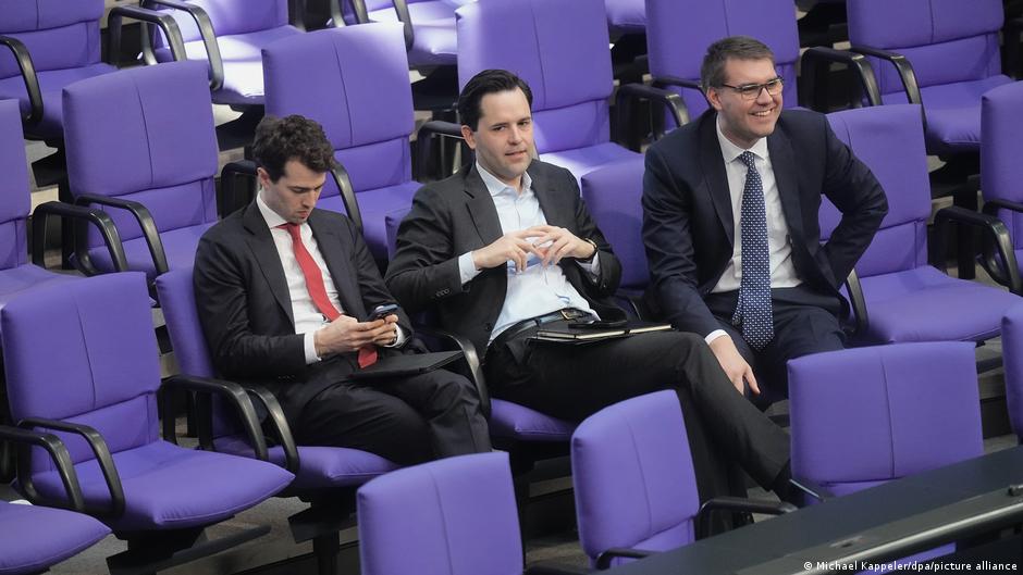 Молодые депутаты бундестага встряхнут немецкую политику? 1 74976723 403.jpg Deutsche Welle Бундестаг