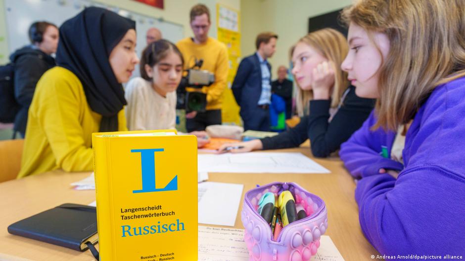 Немецкие школьники в Саксонии изучают русский язык. А зачем? 1 74982986 403.jpg Deutsche Welle русский язык