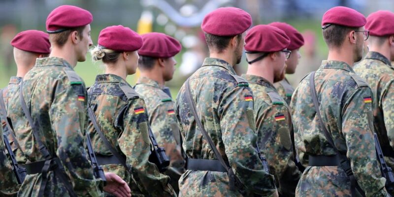 Писториус "в шоке" от экстремизма и сексизма в элитном полку бундесвера 1 75020465 403.jpg Deutsche Welle Борис Писториус