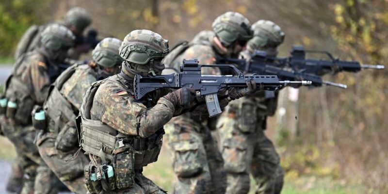 Что политики ФРГ говорят об идее участия бундесвера в обеспечении мира в Украине 1 75028370 403.jpg Deutsche Welle ФРГ