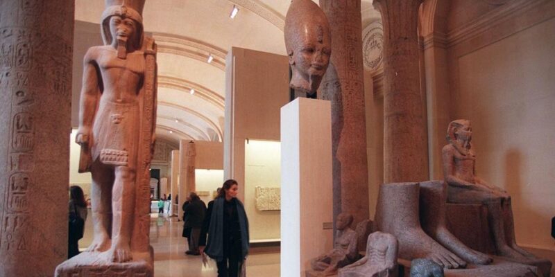 Сотрудники Лувра проведут забастовку против ухудшения условий труда 1 75052918 403.jpg Deutsche Welle дело Лувра