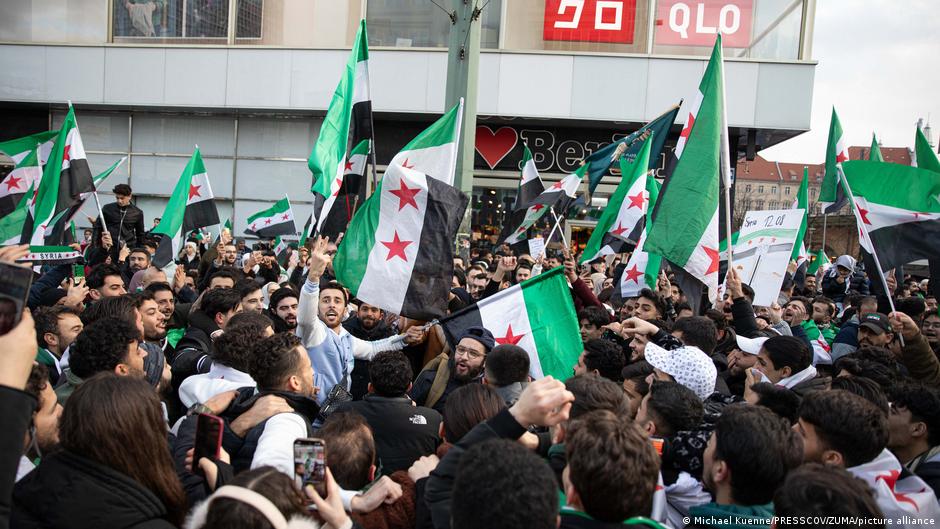 Тысячи сирийцев в Германии устроили празднования к годовщине свержения Асада 1 75053289 403.jpg Deutsche Welle сирийцы