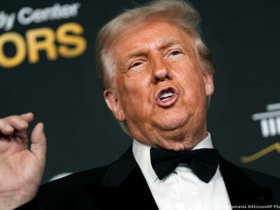 Трамп заявил, что "немного разочарован" Зеленским 4 75053857 403.jpg Deutsche Welle Трамп-Зеленский