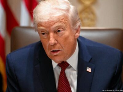Трамп высказался за проведение президентских выборов в Украине 2 75072141 403.jpg Deutsche Welle выборы в Украине, Трамп-Зеленский