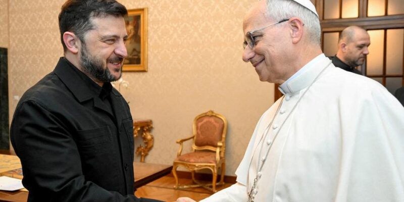 Зеленский вновь встретился с папой римским Львом XIV 1 75074479 403.jpg Deutsche Welle Папа Римский Лев XIV