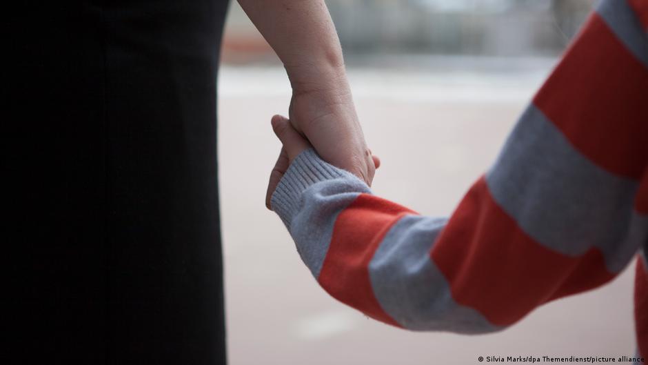 Белорусские сироты - заложники геополитической ситуации? 1 75079757 403.jpg Deutsche Welle Беларусь, сироты