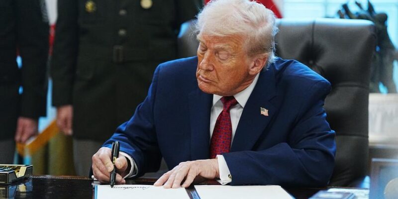 Трамп подписал рекордный оборонный бюджет США на 2026 год с помощью Украине 1 75186613 403.jpg Deutsche Welle оборонный бюджет