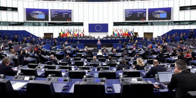 ЕС должен передать активы РФ Украине: о чем спорили в Европарламенте 1 75202609 403.jpg Deutsche Welle активы России