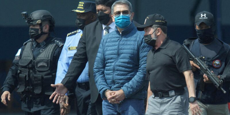 Осужденный за торговлю наркотиками экс-президент Гондураса вышел из тюрьмы в США. Его помиловал Трамп 1 9c05bda0 cf84 11f0 9de2 29260ccbfaf5 1.jpg 1 Новости BBC Гондурас