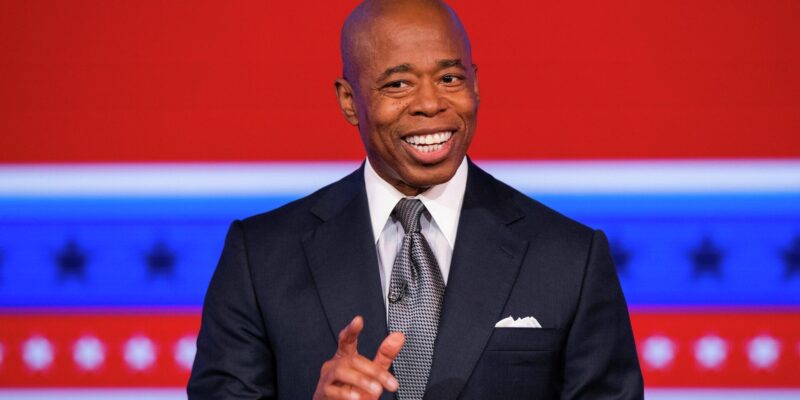 Уходящий с поста мэр Нью-Йорка посетил Тбилиси 1 adams новости Зохран Мамдани, мэр Нью-Йорка, Эрик Адамс