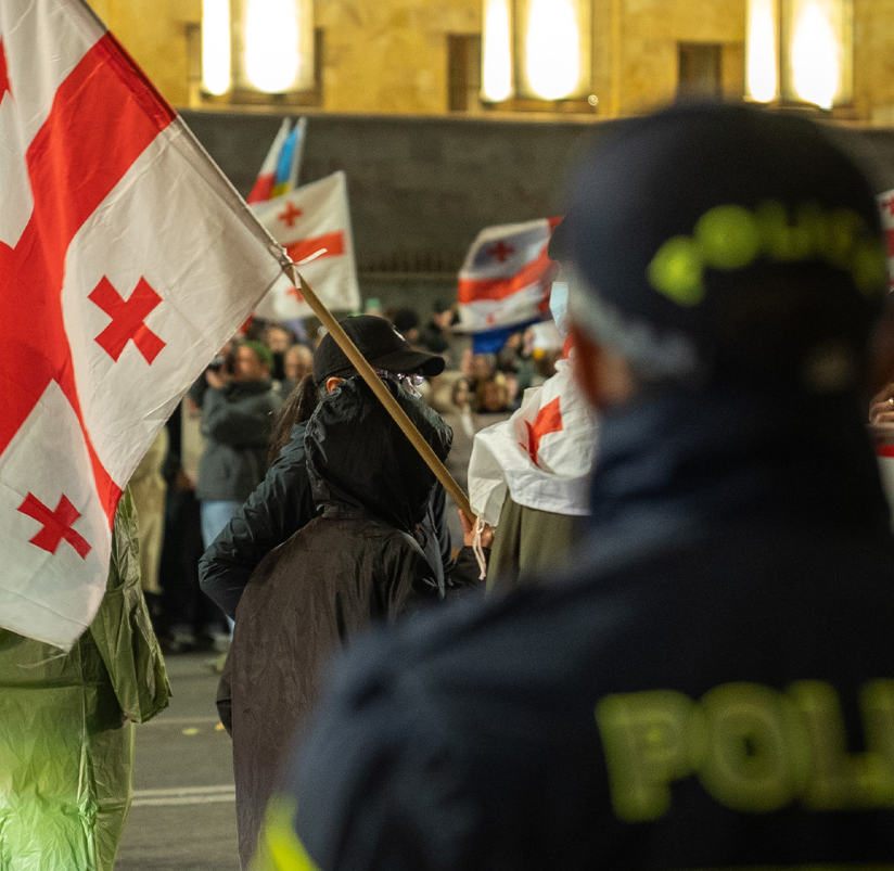 akcia radio tavisupleba новости административные правонарушения, акции протеста в Грузии, Грузинская мечта, закон "О собраниях и манифестациях", парламент Грузии, тротуар