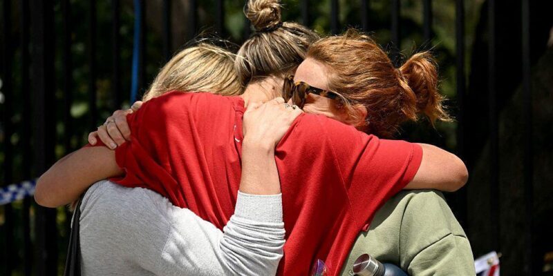 «Ребенок, который приносил свет»: что известно об убитых на пляже в Сиднее во время Хануки 1 b390b260 d9c3 11f0 bc18 39840aa0c067 1.jpg 1 Новости BBC стрельба в Сиднее