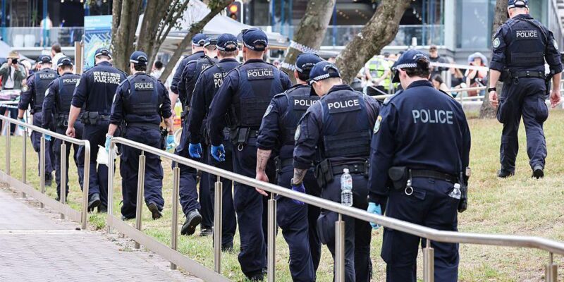 Напавшие на посетителей Бонди-бич вдохновлялись идеологией «Исламского государства». Незадолго до нападения они посетили Филиппины 1 e1141170 da6b 11f0 a03c 01668bc4a165 1.jpg 1 Новости BBC Бонди-бич, Филиппины