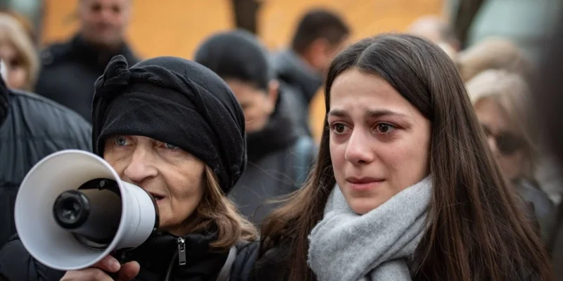 Еще двое несовершеннолетних задержаны по делу о смертельном избиении грузинского репетитора 1 giga avaliani family protest prosecutors office 22 12 25 28 1 новости OC Media, Гига Авалиани