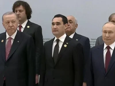 Кобахидзе сфотографировался для «семейного фото» вместе с Путиным 2 kobaxidze putini2 новости Владимир Путин, Ираклий Кобахидзе, фотография