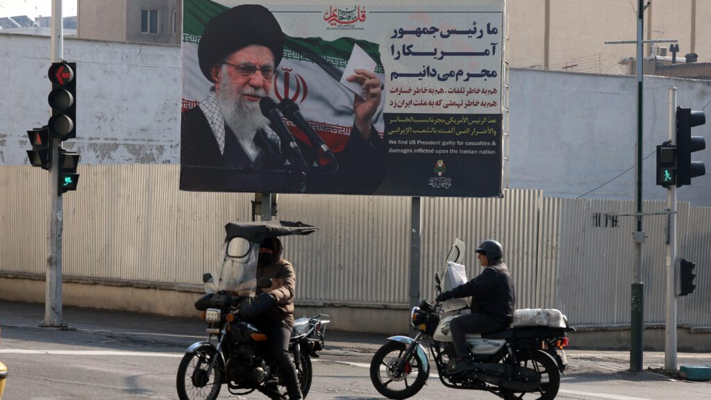 «Время истекает». Трамп грозит Ирану новыми ударами 1 39ed7580 fcbc 11f0 9cef 8bca9a466aaa.jpg Новости BBC иран