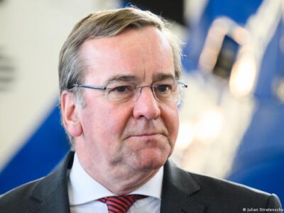 Писториус: Трампу было бы уместно извиниться перед семьями погибших солдат НАТО 3 64421154 403.jpg Deutsche Welle Борис Писториус