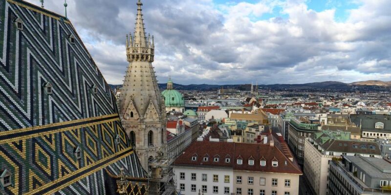 Экс-сотрудник спецслужбы Австрии предстал перед судом в Вене по обвинению в шпионаже на РФ 1 66086250 403.jpg Deutsche Welle шпионаж