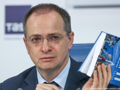 Учебник-перевертыш от Мединского: история в "стиле Анкоридж" 2 66482759 403.jpg Deutsche Welle Учебник