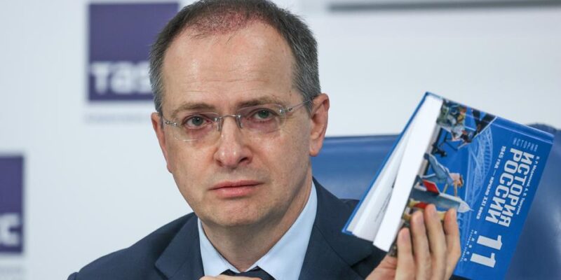 Учебник-перевертыш от Мединского: история в "стиле Анкоридж" 1 66482759 403.jpg Deutsche Welle Учебник