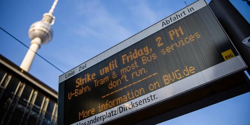 В ФРГ ожидаются массовые забастовки на общественном транспорте 1 68402482 403.jpg Deutsche Welle забастовка рабочих