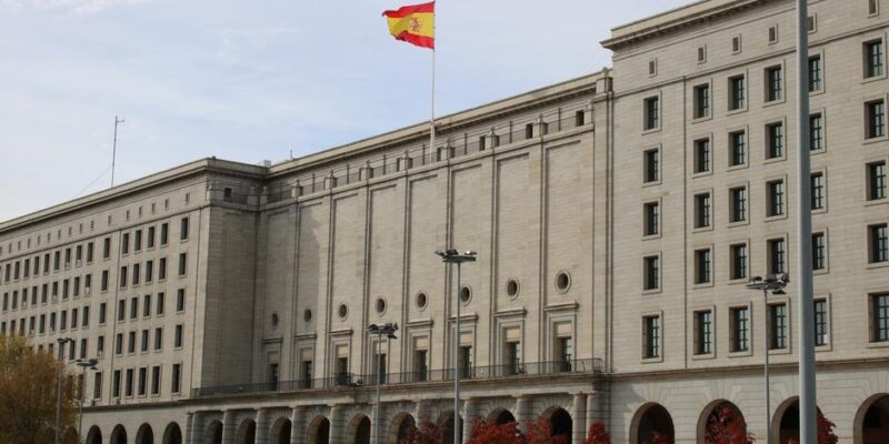 Массовая легализация иностранцев в Испании: шанс или угроза? 1 71147860 403.jpg Deutsche Welle Испания