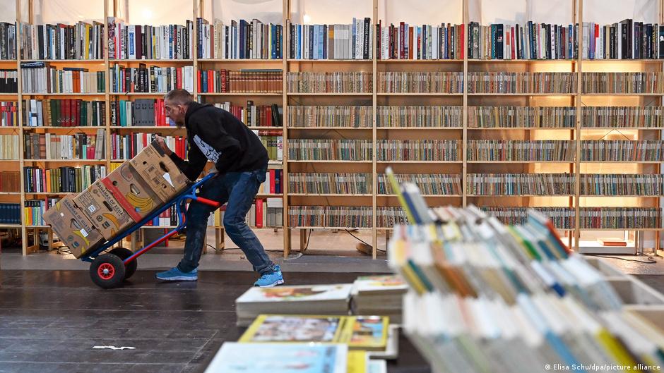 В России издательство Popcorn Books объявило о закрытии 1 72051811 403.jpg Deutsche Welle Popcorn Books