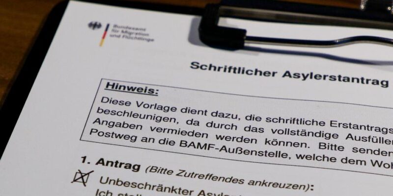 72153634 403.jpg Deutsche Welle Германии, прошение об убежище