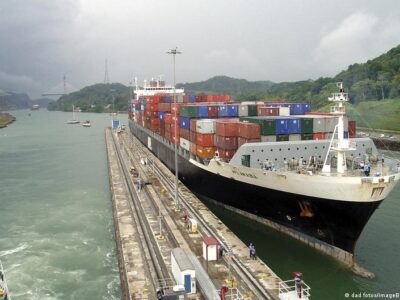Суд запретил гонконгской компании управлять портами в Панамском канале 3 72366643 403.jpg Deutsche Welle Панамский канал