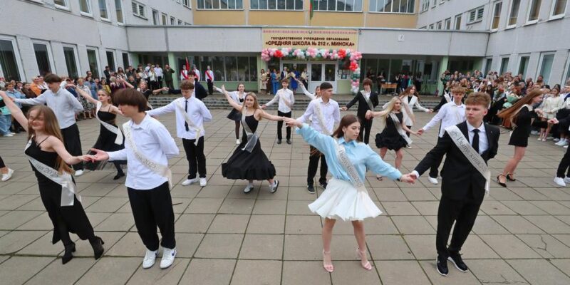 Параллельная система образования: как репетиторы заменяют школу в РБ 1 72901301 403.jpg Deutsche Welle система образования