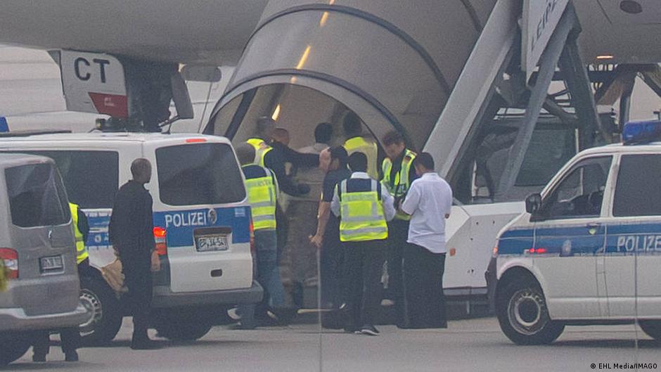 73365190 403.jpg Deutsche Welle депортация