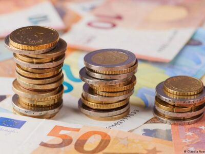 Немцы становятся все богаче: частные домохозяйства накопили 10 триллионов евро 7 74110681 403.jpg Deutsche Welle евро