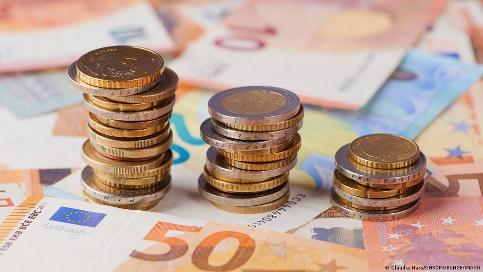 Немцы становятся все богаче: частные домохозяйства накопили 10 триллионов евро 1 74110681 403.jpg Deutsche Welle евро