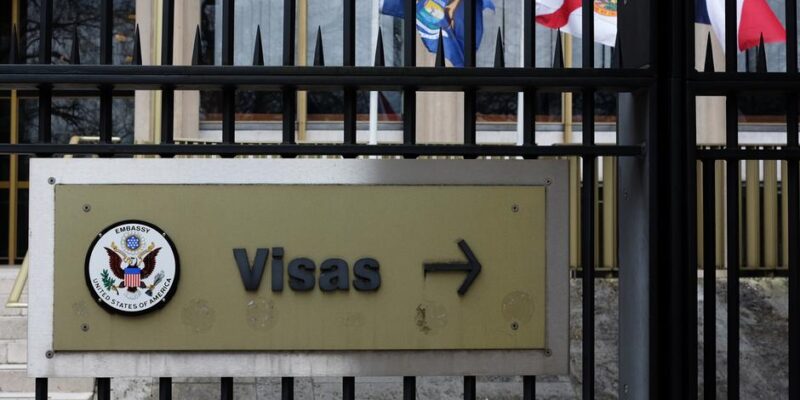 Fox News: США приостановят выдачу виз гражданам 75 стран 1 75006098 403.jpg Deutsche Welle виза