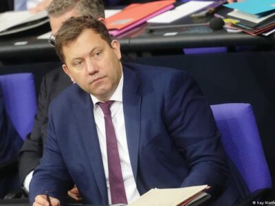 Вице-канцлер ФРГ: Отказу Трампа от пошлин радоваться рано 4 75031728 403.jpg Deutsche Welle пошлины Трампа